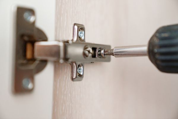 Cupboard Hinge Repair in Elgin