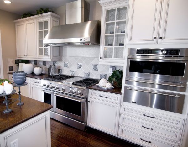 Custom Cabinet Building in Elgin